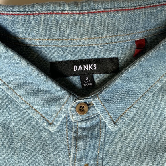 Banks Long Sleeve Jean Button Up with Pocket (Men's Small) - Picture 5 of 6